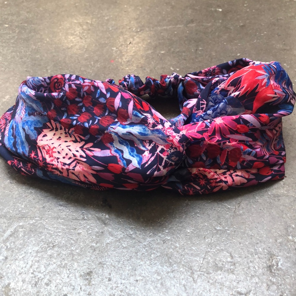 Free with purchase ANTHOPOLOGIE HEAD SCARF